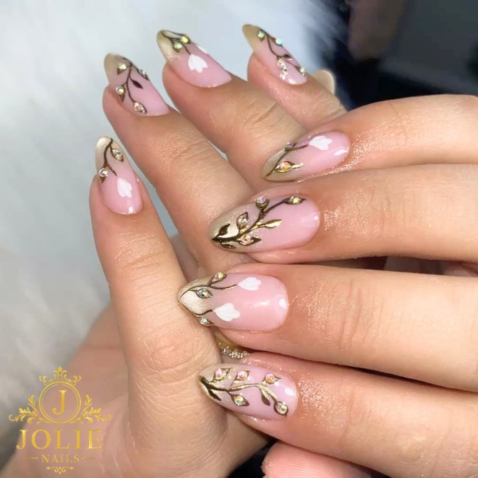 Highlight Nail Design this Spring 2026